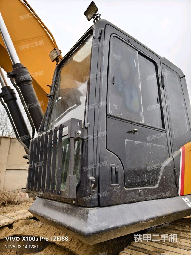 駕駛室整體（整機(jī)外觀）