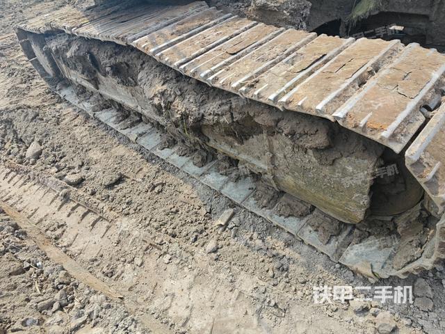 左側(cè)履帶整體?（行走機(jī)構(gòu)）