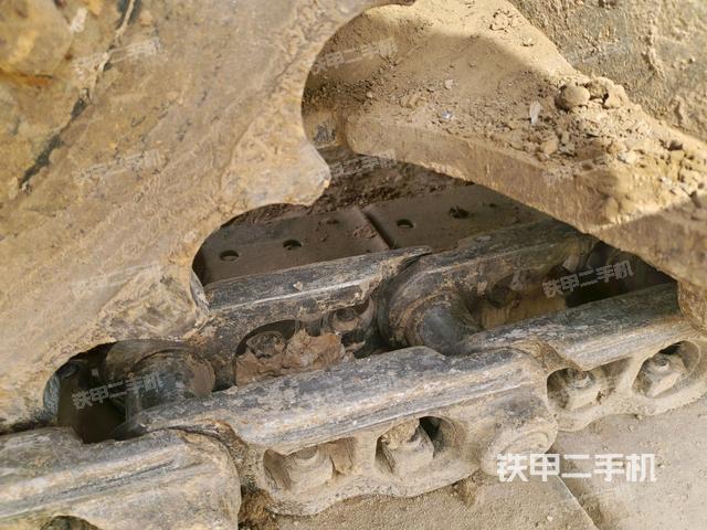 右側(cè)履帶整體(行走機(jī)構(gòu)) 右側(cè)履帶整體(行走機(jī)構(gòu))