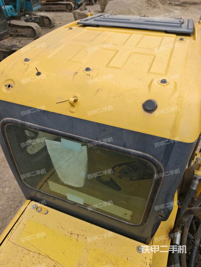 駕駛室頂部（整機外觀）