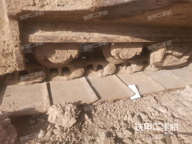 駕駛室頂部(整機外觀) 駕駛室頂部(整機外觀)