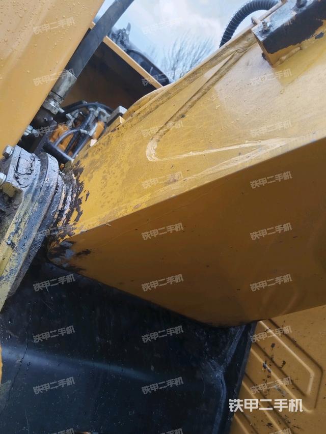 大臂根部?斜視(工作和回轉(zhuǎn)裝置) 大臂根部?斜視(工作和回轉(zhuǎn)裝置)