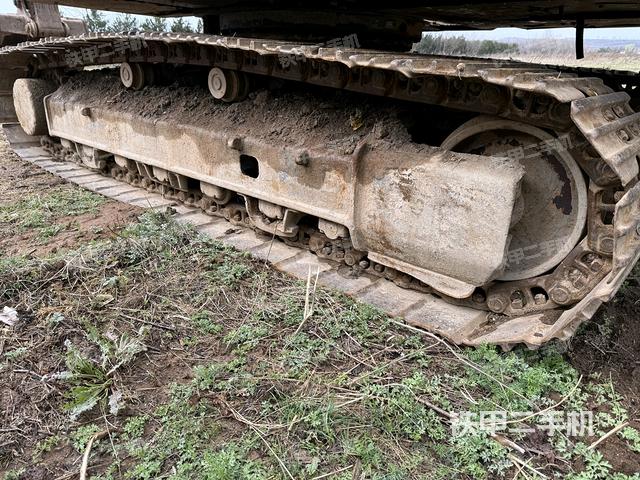 單側(cè)履帶整體（整機(jī)外觀）