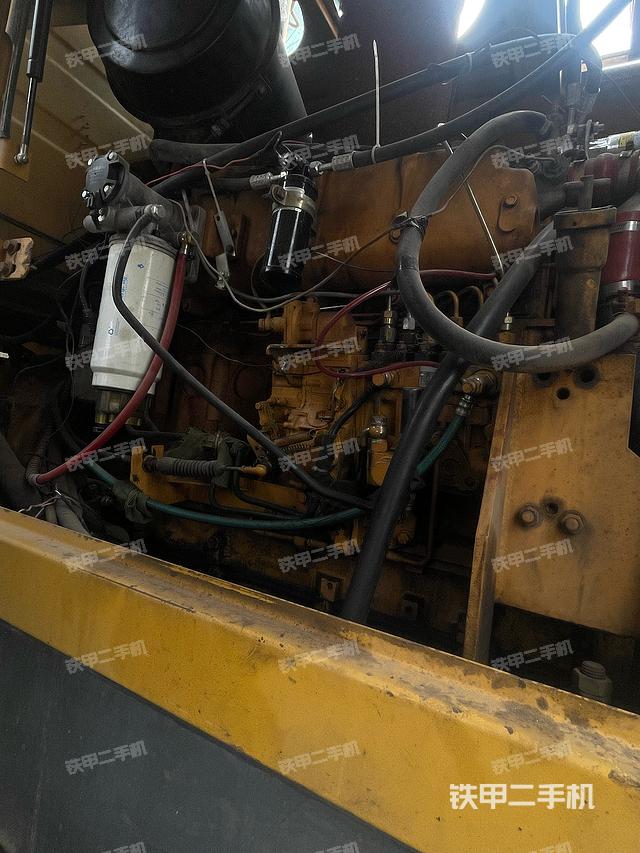 发动机左侧（整机外观及大件）