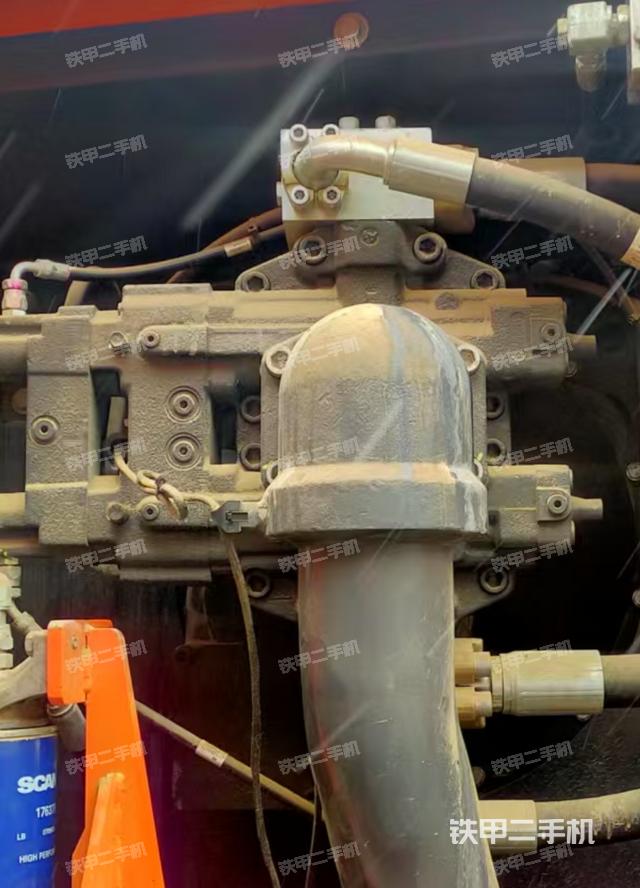 液壓泵艙室正面整體（整機(jī)外觀）