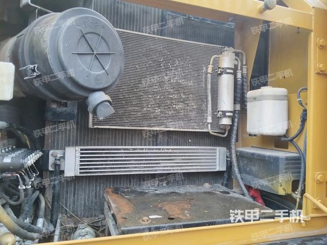 散熱器正面(大件艙室) 散熱器正面(大件艙室)