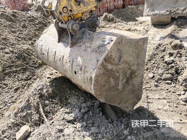 鏟斗45度(工作和回轉裝置) 鏟斗45度(工作和回轉裝置)