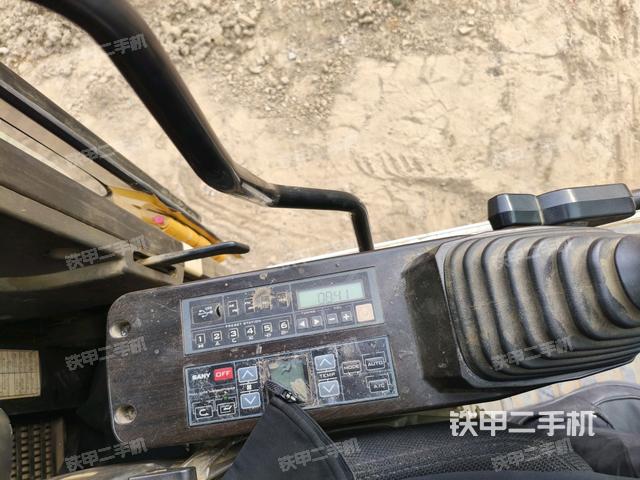 座椅右側(cè)控制臺/鑰匙門/油門/含右手柄（駕駛室部分）