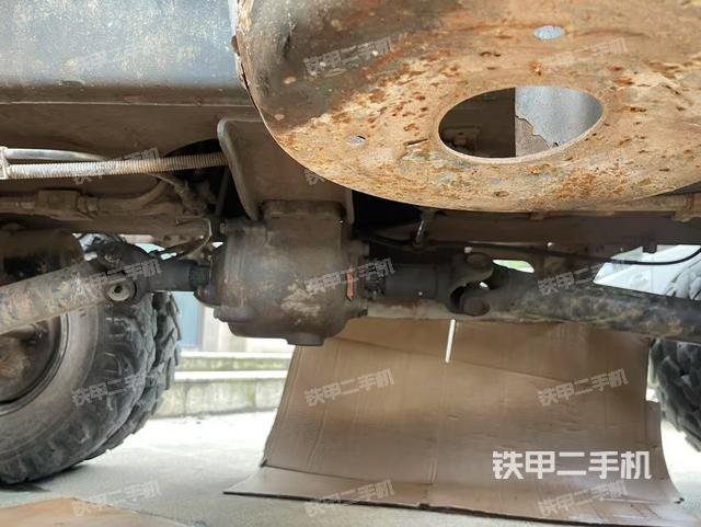 右驅(qū)動(dòng)輪（行走機(jī)構(gòu)）