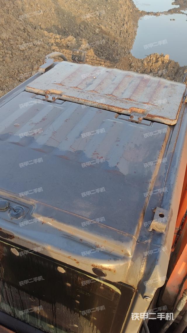 驾驶室顶部（整机外观）