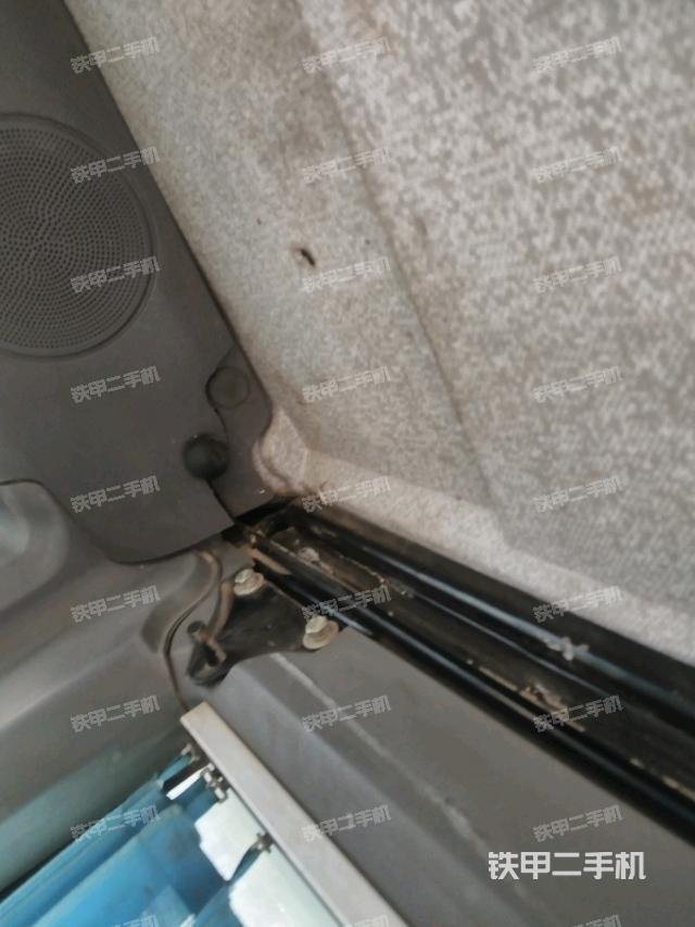 右側(cè)玻璃角標(biāo)(駕駛室部分) 右側(cè)玻璃角標(biāo)(駕駛室部分)