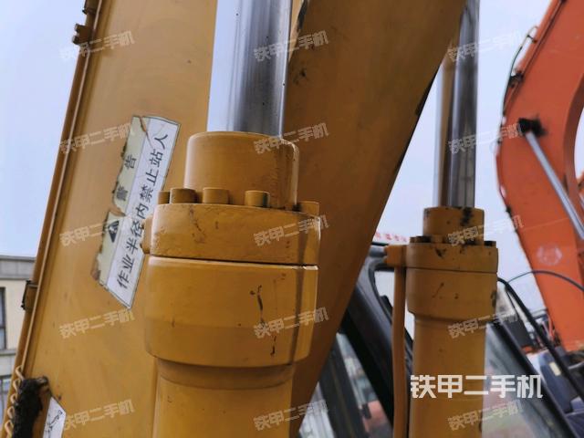 大臂油缸整體?豎拍（工作和回轉(zhuǎn)裝置）