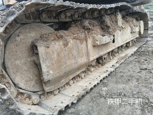 左側(cè)履帶整體?(行走機(jī)構(gòu)) 左側(cè)履帶整體?(行走機(jī)構(gòu))