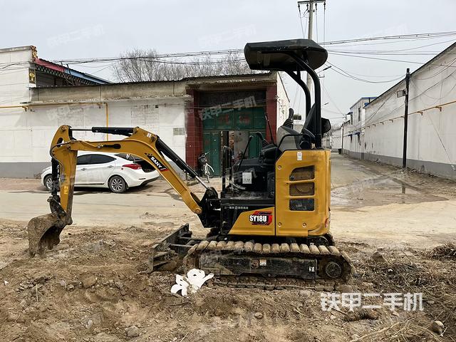 駕駛室整體(整機(jī)外觀) 駕駛室整體(整機(jī)外觀)