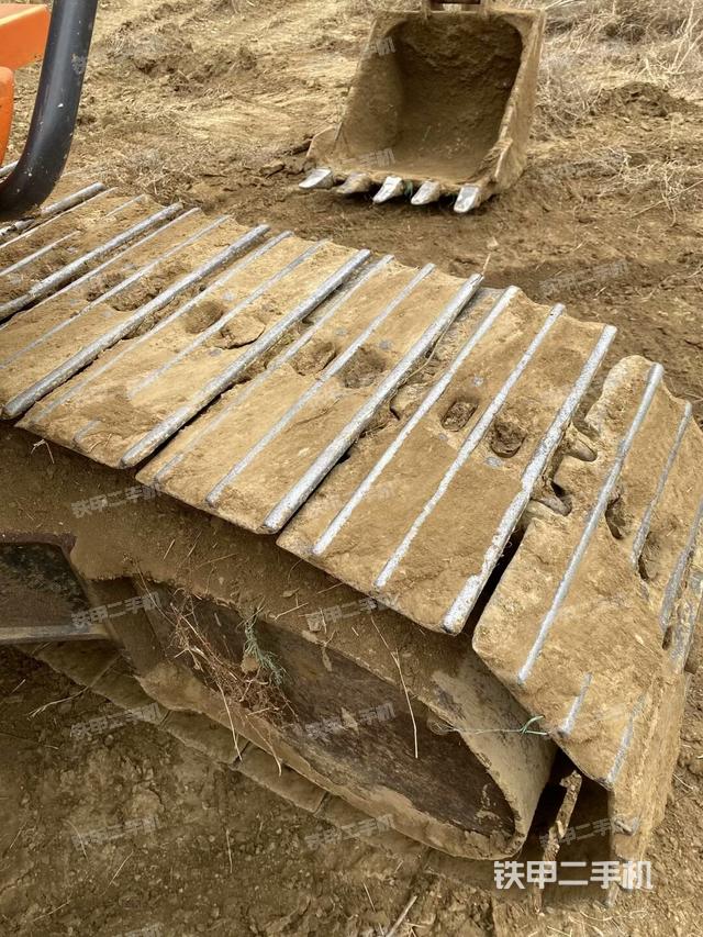 單側(cè)履帶整體（整機(jī)外觀）