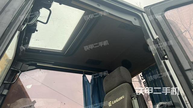 頂棚整體(駕駛室部分) 頂棚整體(駕駛室部分)