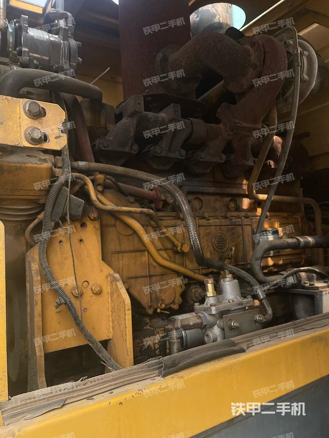 发动机右侧（整机外观及大件）