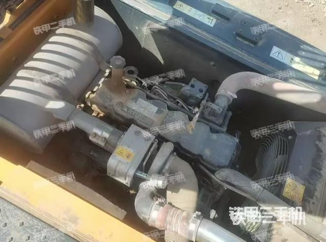 發(fā)動機整體俯視(整機外觀) 發(fā)動機整體俯視(整機外觀)