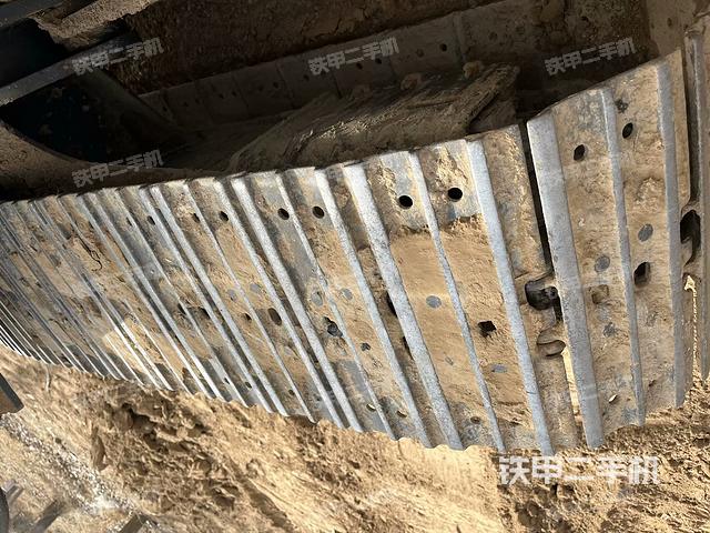 單側(cè)履帶整體（整機(jī)外觀）