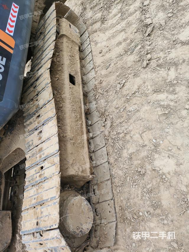 左側履帶整體?（行走機構）