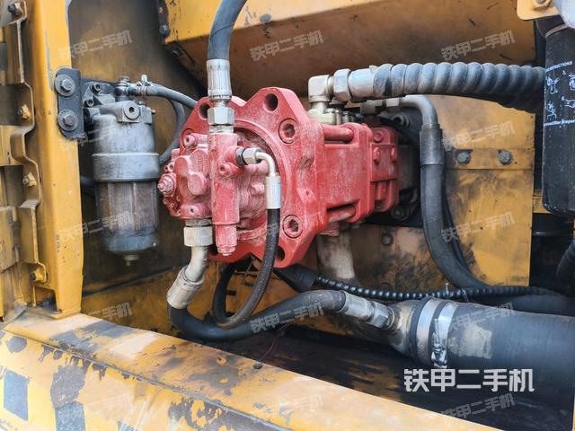 液壓泵斜45?左（大件艙室）