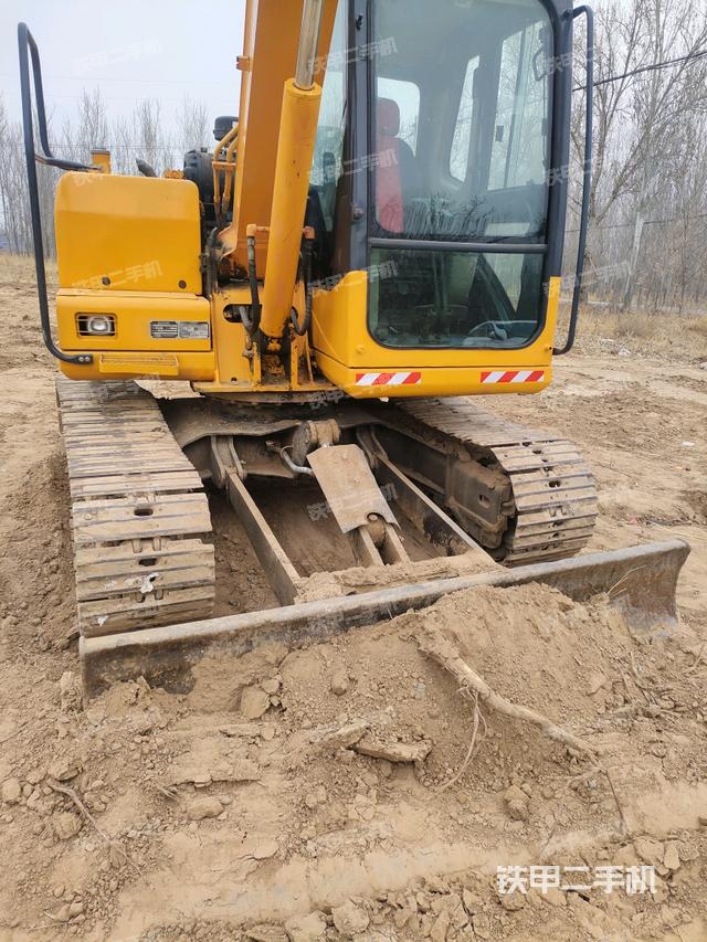 轉(zhuǎn)盤和下車架正前（工作和回轉(zhuǎn)裝置）