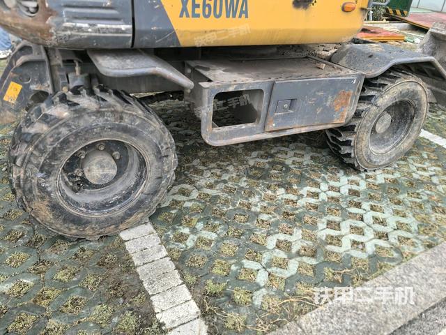 右側(cè)履帶整體?（行走機(jī)構(gòu)）