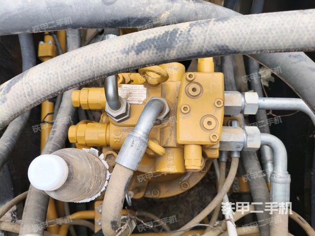 回轉(zhuǎn)馬達(dá)（上車部件）