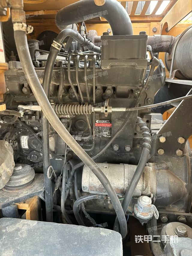 發(fā)動(dòng)機(jī)室（上車部件）