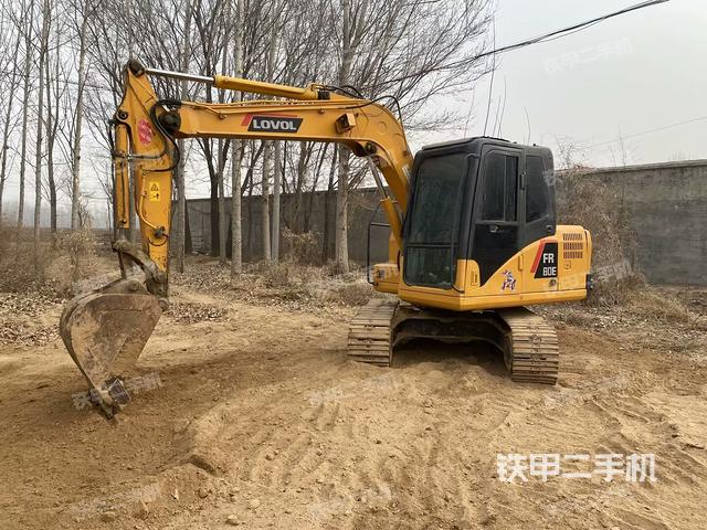 駕駛室整體(整機(jī)外觀) 駕駛室整體(整機(jī)外觀)