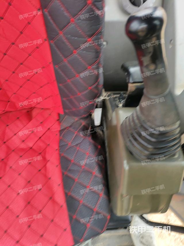 座椅左側控制臺/音響/含左手柄（駕駛室部分）