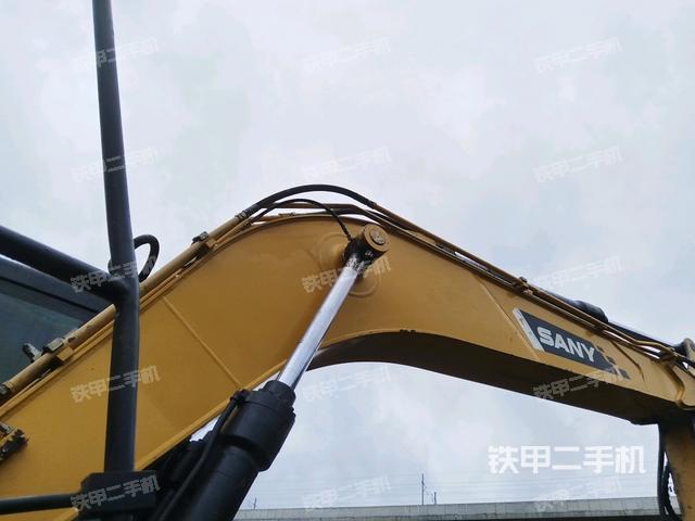 大臂整體?右側(cè)(工作和回轉(zhuǎn)裝置) 大臂整體?右側(cè)(工作和回轉(zhuǎn)裝置)