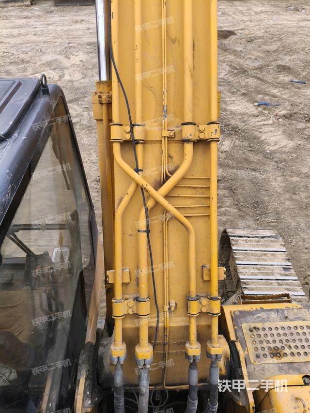 大臂背部俯視（工作和回轉(zhuǎn)裝置）