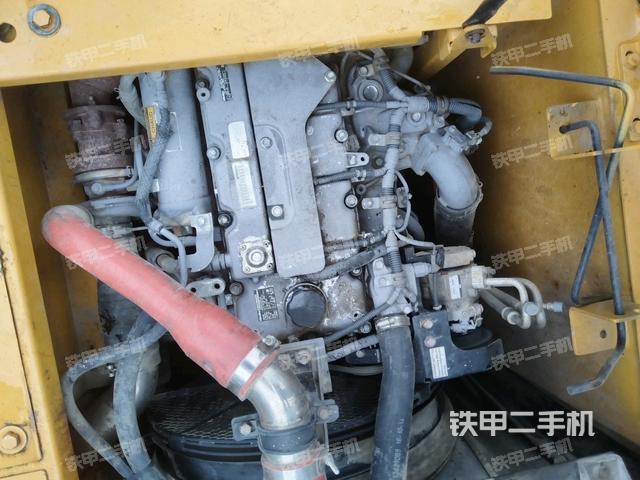 氣門室蓋螺絲特寫(上車部件) 氣門室蓋螺絲特寫(上車部件)