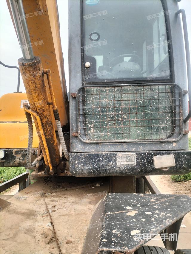 驾驶室整体（整机外观）