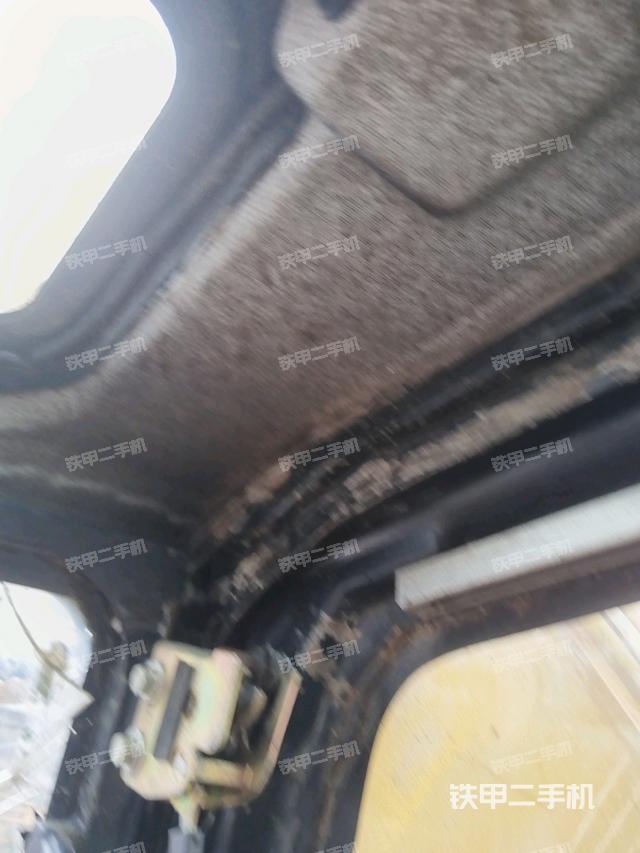 座椅后部(駕駛室部分) 座椅后部(駕駛室部分)