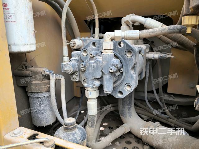 液壓泵斜45?左（大件艙室）