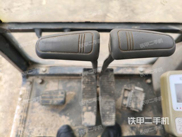 后窗玻璃角標(biāo)（駕駛室部分）