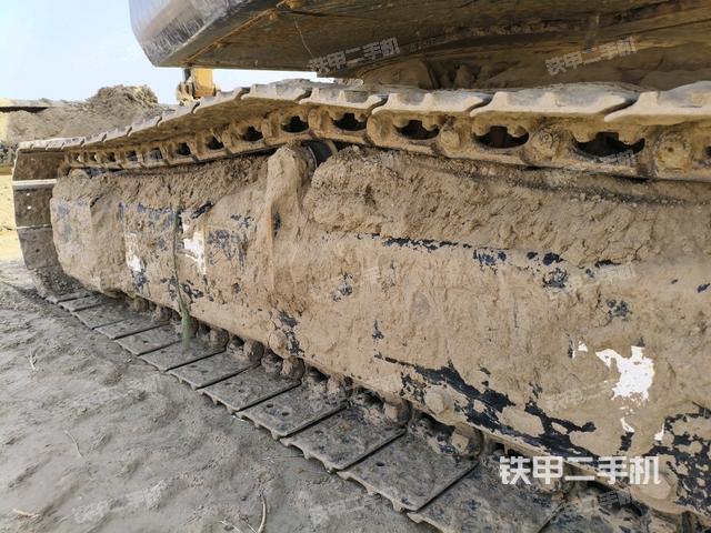右側履帶整體?(行走機構) 右側履帶整體?(行走機構)
