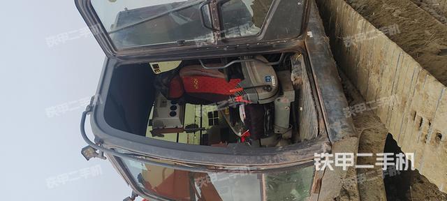 驾驶室整体（整机外观）