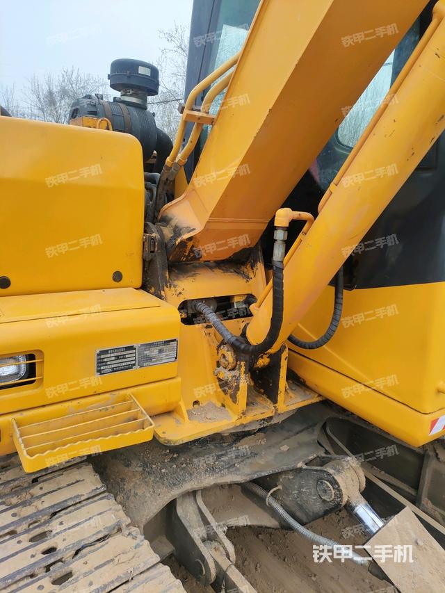 大臂根部?斜（工作和回轉(zhuǎn)裝置）