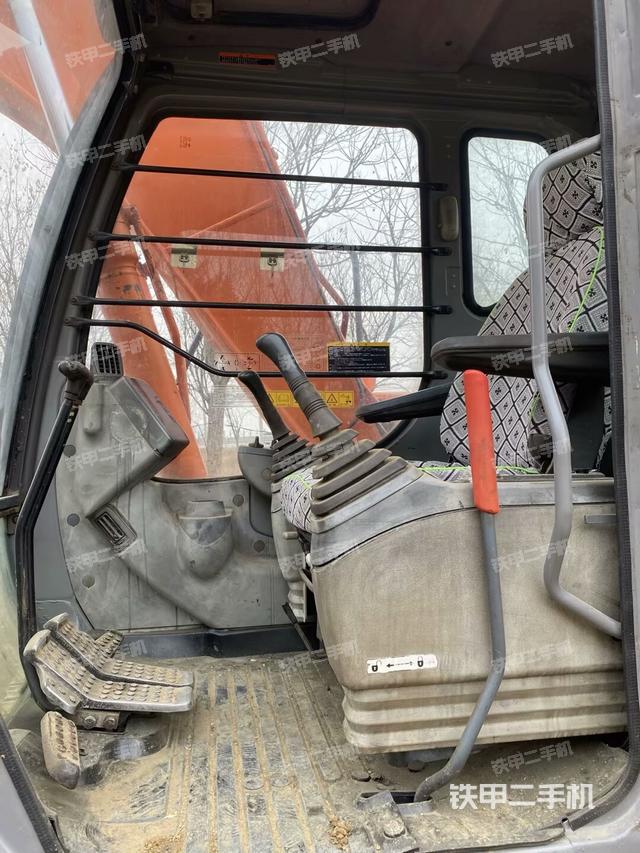 駕駛室整體（整機(jī)外觀）