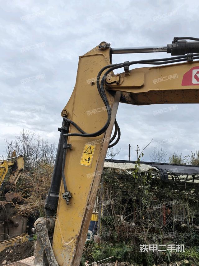 大臂油缸整體?豎拍（工作和回轉(zhuǎn)裝置）