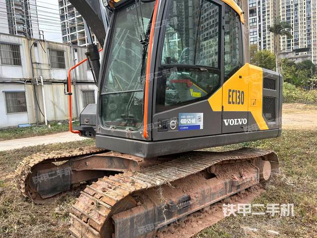 驾驶室整体（整机外观）