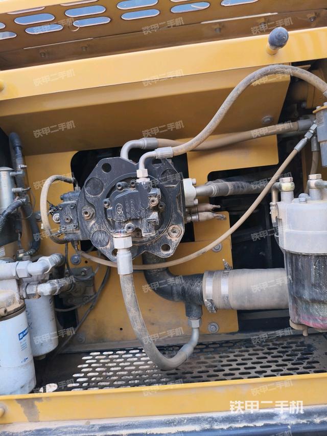 液壓泵斜45?左（大件艙室）