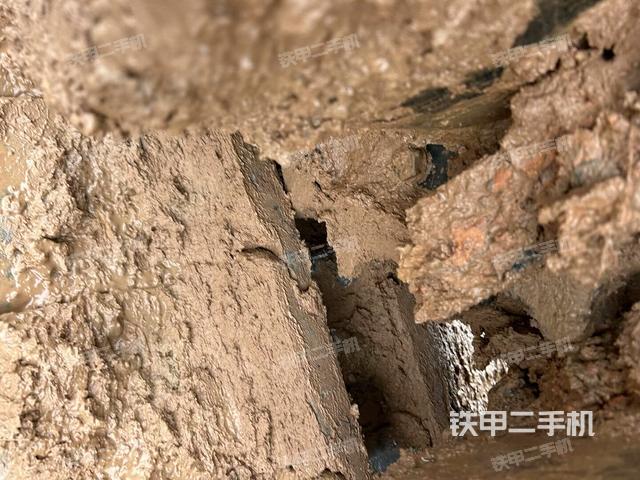 右側(cè)履帶整體(行走機(jī)構(gòu)) 右側(cè)履帶整體(行走機(jī)構(gòu))