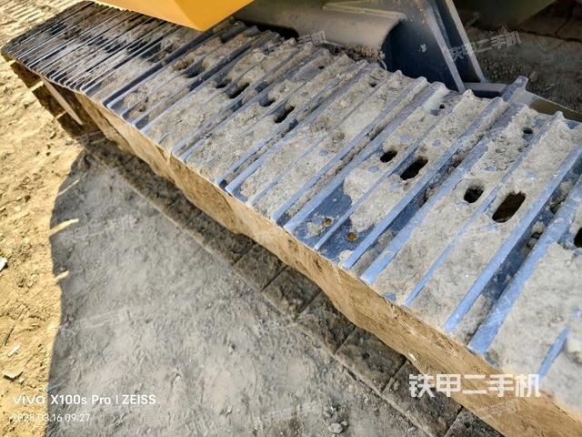 單側履帶整體(整機外觀) 單側履帶整體(整機外觀)