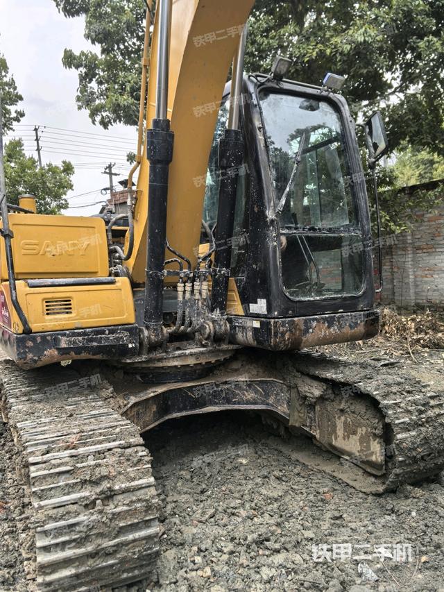 大臂油缸整體?豎拍（工作和回轉(zhuǎn)裝置）