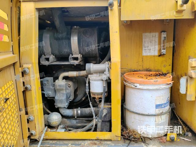 電瓶（大件艙室）