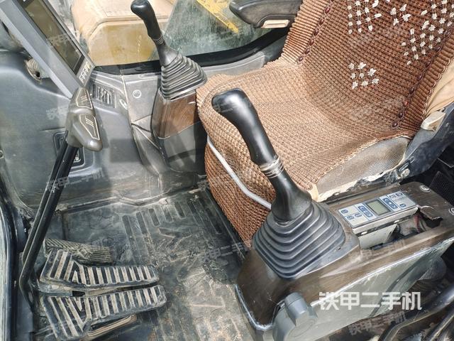 后窗玻璃角標(biāo)（駕駛室部分）